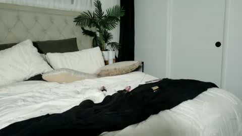 Keelie xx online show from July 28, 2:12 pm