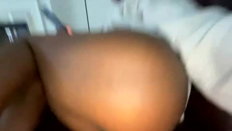 Keephimcum69me online show from July 25, 9:52 pm