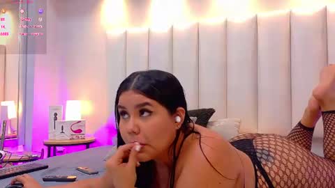 Keily Ross online show from August 1, 1:33 am