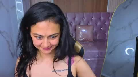 keilyy_b online show from August 8, 4:01 am