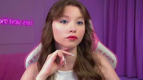 Keira online show from August 12, 6:10 pm