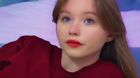 Keira online show from August 15, 10:30 am