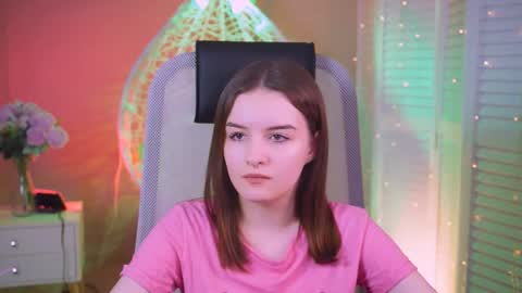 kelliebanshe online show from August 4, 4:31 am