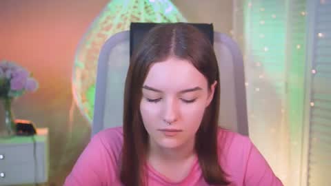kelliebanshe online show from August 4, 5:37 am