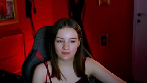 kelliebanshe online show from August 6, 9:41 am