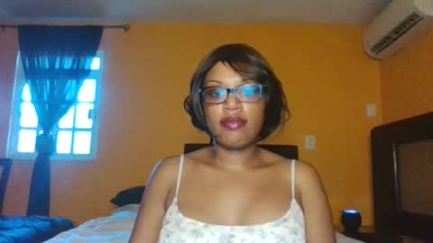 kellie online show from August 10, 11:28 pm