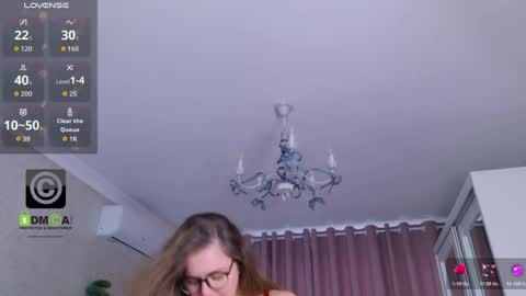 kellielowie online show from August 8, 2:06 pm