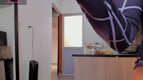 kelly__thomson online show from August 5, 3:43 pm