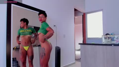 kelly__thomson online show from August 8, 3:23 pm