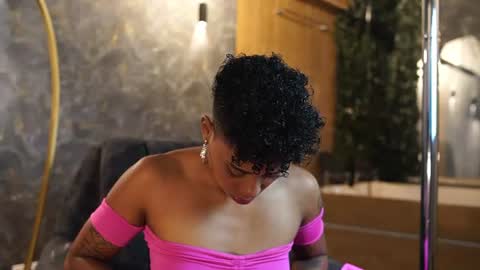 kelly__thomson online show from August 11, 12:18 pm