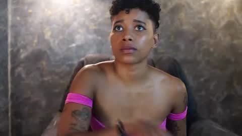 kelly__thomson online show from August 11, 5:48 pm