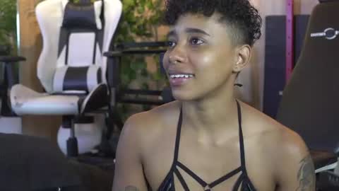 kelly__thomson online show from August 12, 2:19 pm