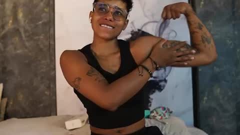kelly__thomson online show from August 15, 1:04 pm
