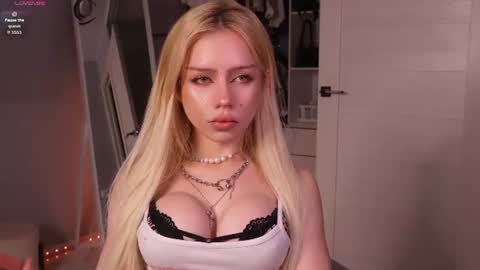 Kelly online show from August 14, 8:45 pm