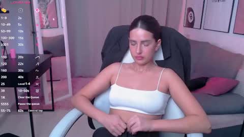 Bella online show from August 14, 9:46 am