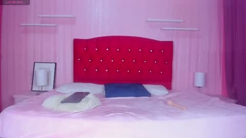 kelly_sandoval online show from August 10, 7:32 am