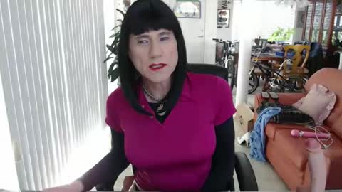 Sissy  kellyanne Lynn loved to be called names though online show from April 20, 4:16 pm