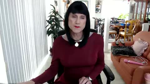 Sissy  kellyanne Lynn loved to be called names though online show from June 7, 4:23 pm