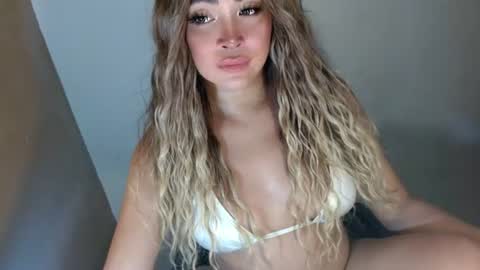 kelly online show from August 1, 6:14 pm