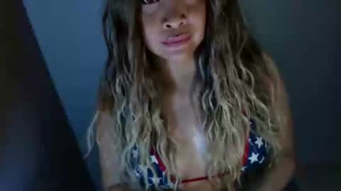 kelly online show from August 4, 9:56 pm