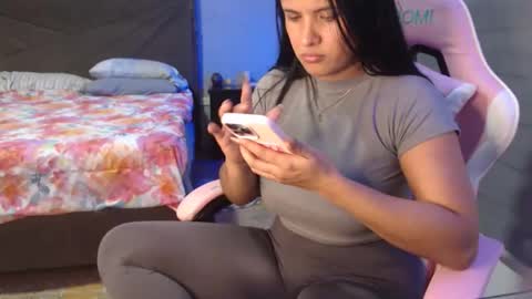 Kelly online show from May 12, 2:45 am