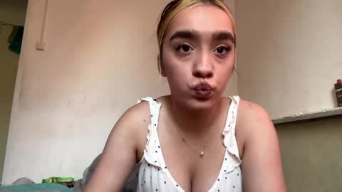 Kelly online show from June 3, 1:48 pm