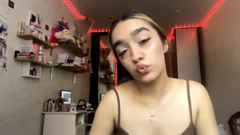 Kelly online show from August 11, 9:33 am