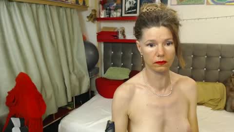 kelly online show from August 11, 10:23 pm