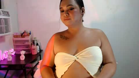 KELLY MCDOLEN online show from September 3, 5:05 pm
