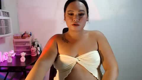 KELLY MCDOLEN online show from September 3, 6:33 pm