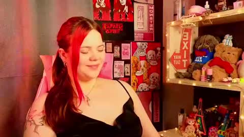 kellysweex online show from August 8, 12:00 am