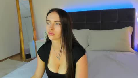 Kelly online show from August 17, 5:34 am