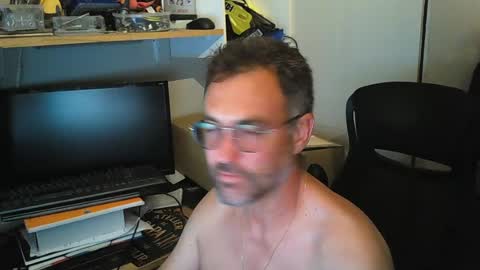 kelvin06133 online show from August 3, 9:00 pm