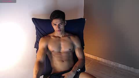 ken__owensx online show from August 11, 5:59 pm