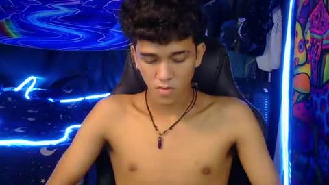 Ken online show from August 3, 7:43 pm