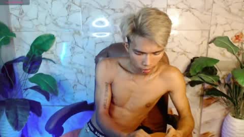 ken_minjun online show from July 23, 1:57 pm