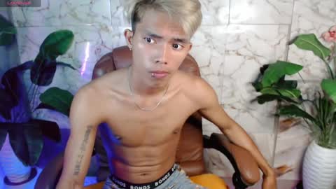 ken_minjun online show from July 24, 1:14 pm