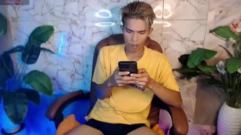ken_minjun online show from July 28, 12:00 pm