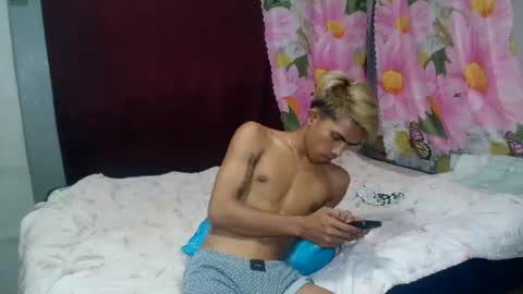 ken_minjun online show from August 3, 1:07 pm