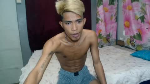 ken_minjun online show from August 10, 11:11 am