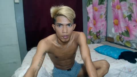 ken_minjun online show from August 10, 1:23 pm