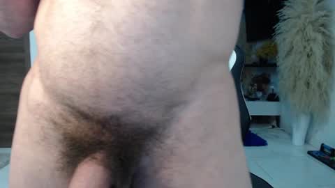 ken_wiild online show from August 5, 11:03 pm
