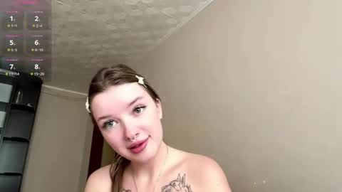 Mia online show from August 7, 11:43 am
