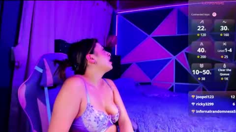 Kendarl Colins online show from August 15, 6:39 am