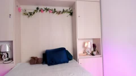  Kendall Rose  online show from August 15, 12:20 pm