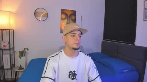 kendel_dimitri online show from July 28, 4:51 am