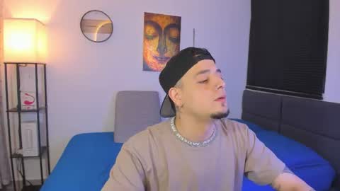 kendel_dimitri online show from August 3, 3:13 am