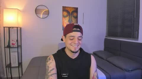 kendel_dimitri online show from August 11, 4:47 am