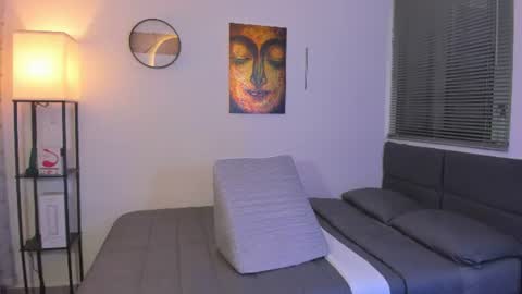 kendel_dimitri online show from August 11, 6:15 am
