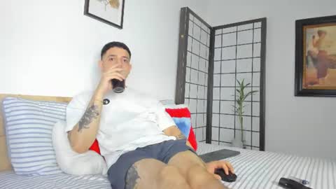 kendel_dimitri online show from August 14, 5:11 am
